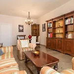 Giulio Apartment-train Station דירה *