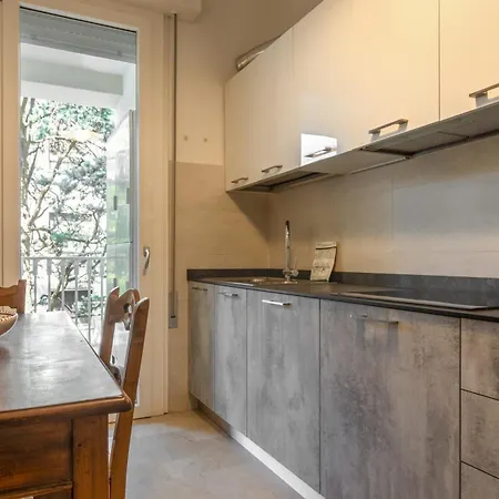 Giulio Apartment-train Station アパート *