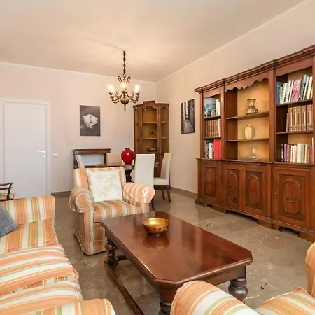Giulio Apartment-train Station Appartamento *